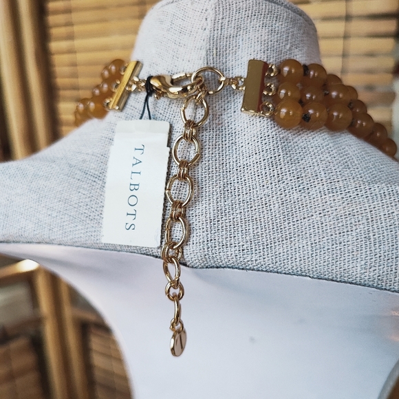 TALBOT'S Creamy Light Butterscotch Knotted Graduated Lucite Beaded Necklace - Picture 7 of 7